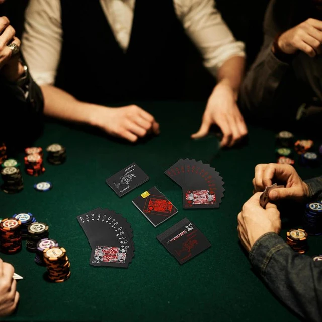 Nouvelles cartes à jouer de poker à feuille noire cool, jeu de cartes  étanche avec boîte cadeau, utilisation pour la fête et le jeu