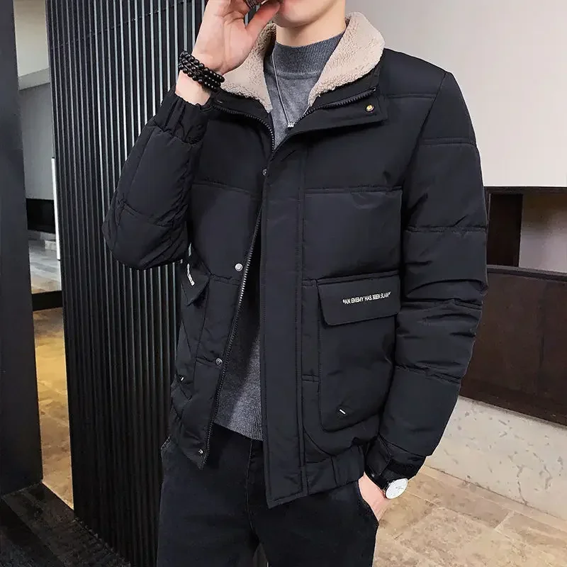 Chaqueta de plumón negra para hombre, abrigos cortos acolchados para hombre, parkas de color caqui acolchadas, ropa de abrigo de invierno 2024, ropa coreana 2024, estética elegante, venta