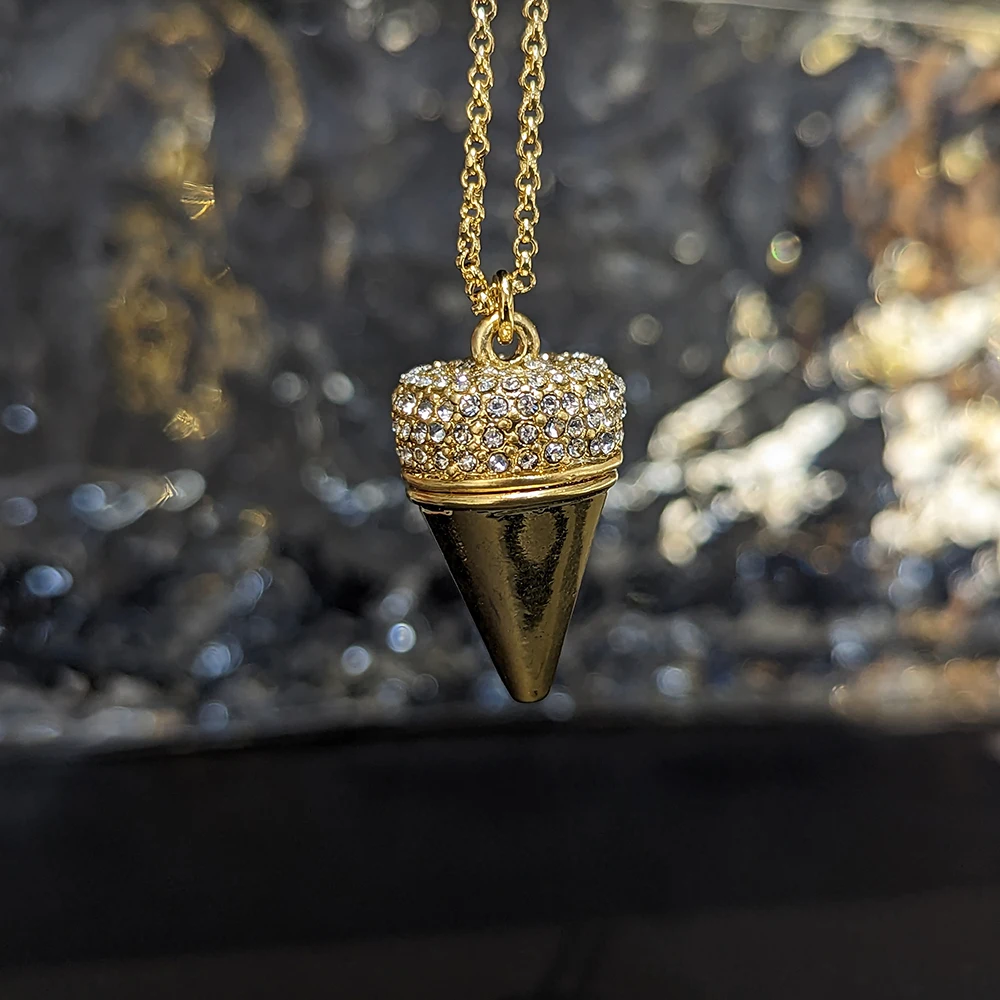 

Amorita boutique Beautiful conical pendant gold color necklace