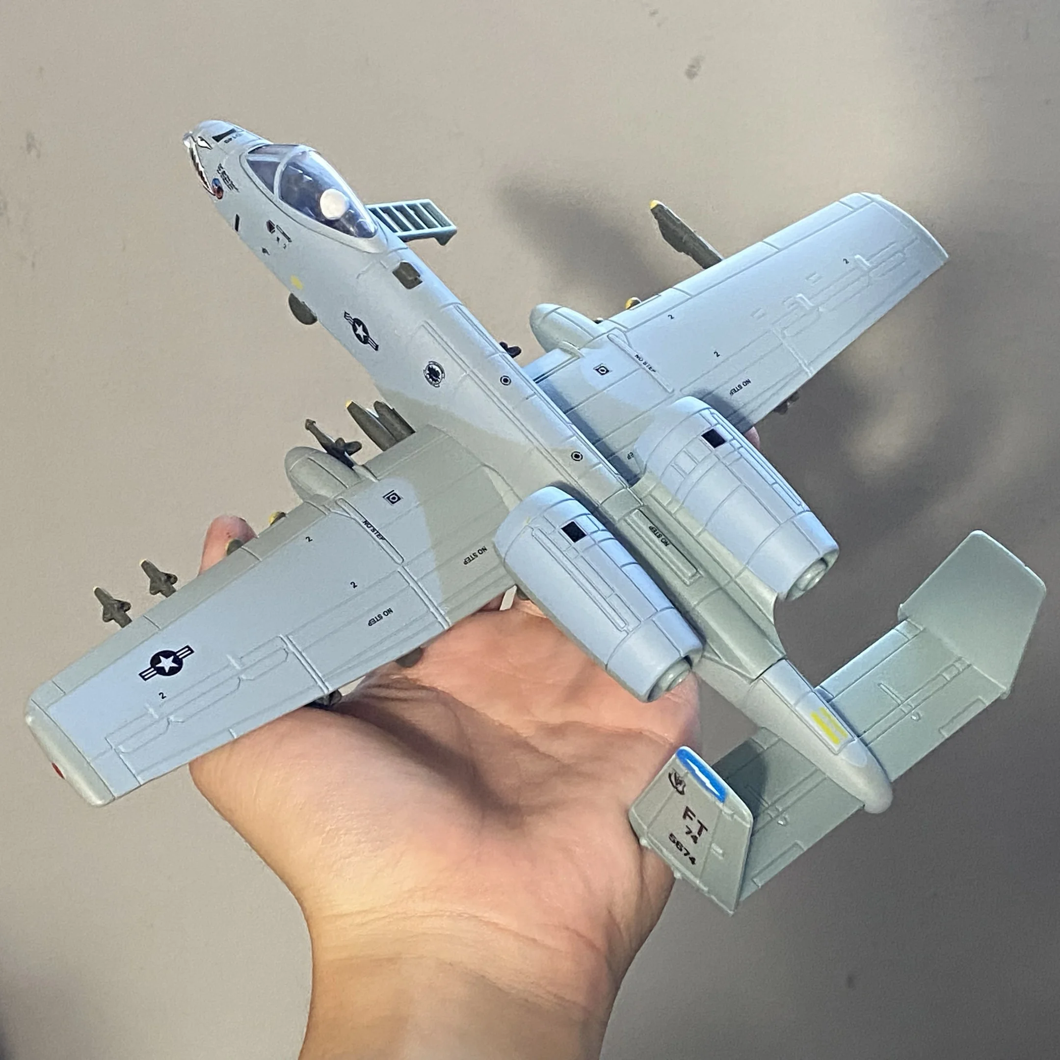 1:72 썬더볼트 II A-10 워트호그 합금 다이캐스트 전투기 모형 사운드 라이트 장난감 성인용 취미 장식품 선물