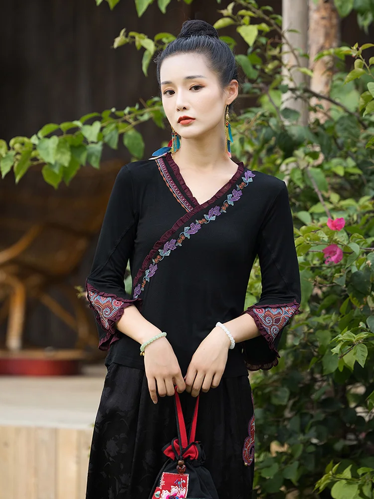 

2023 Chinese style vintage ethnic style black v neck lotus leaf sleeves embroidery lace t-shirt oriental women vintage blouse a8