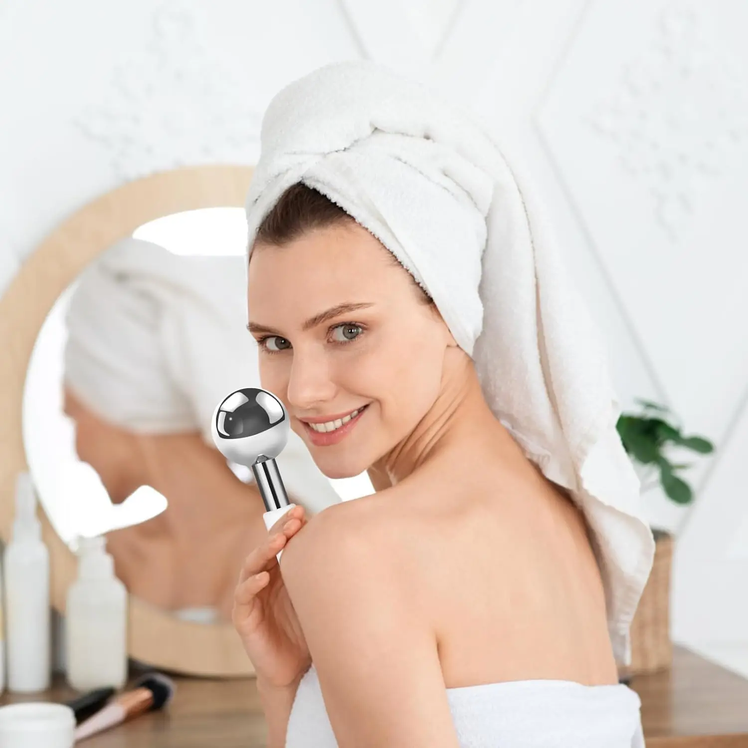 360 Rotating Large Ice Globe Stainless Steel Beauty Facial Massager for Face Eye Puffiness Cryo Sticks Cold Roller Cooling Globe