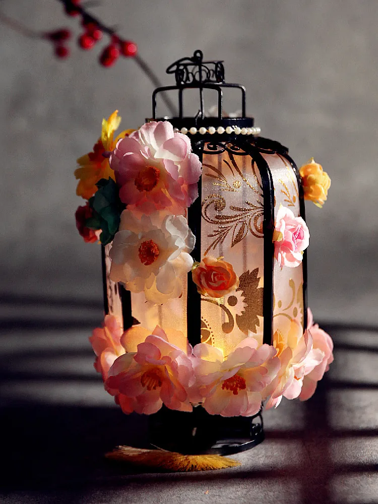 

Lantern Finished Metal PVC Three-Dimensional Flower Decoration Portable Ancient Style Chinese Suitable Hanfu Court Dancing Props
