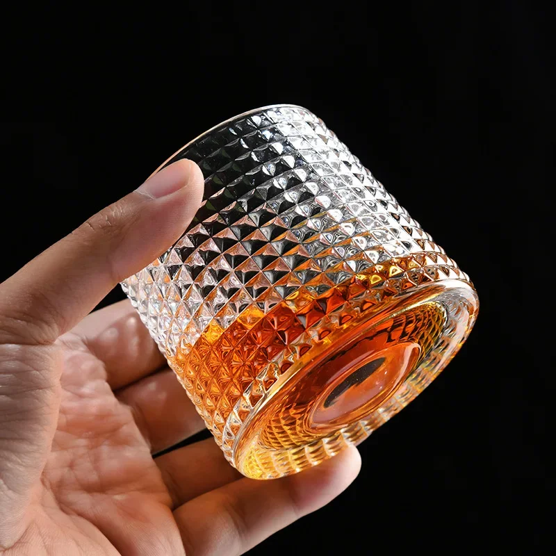 Lead Free Glass Whiskey Cup with Wooden Base for Bar Party