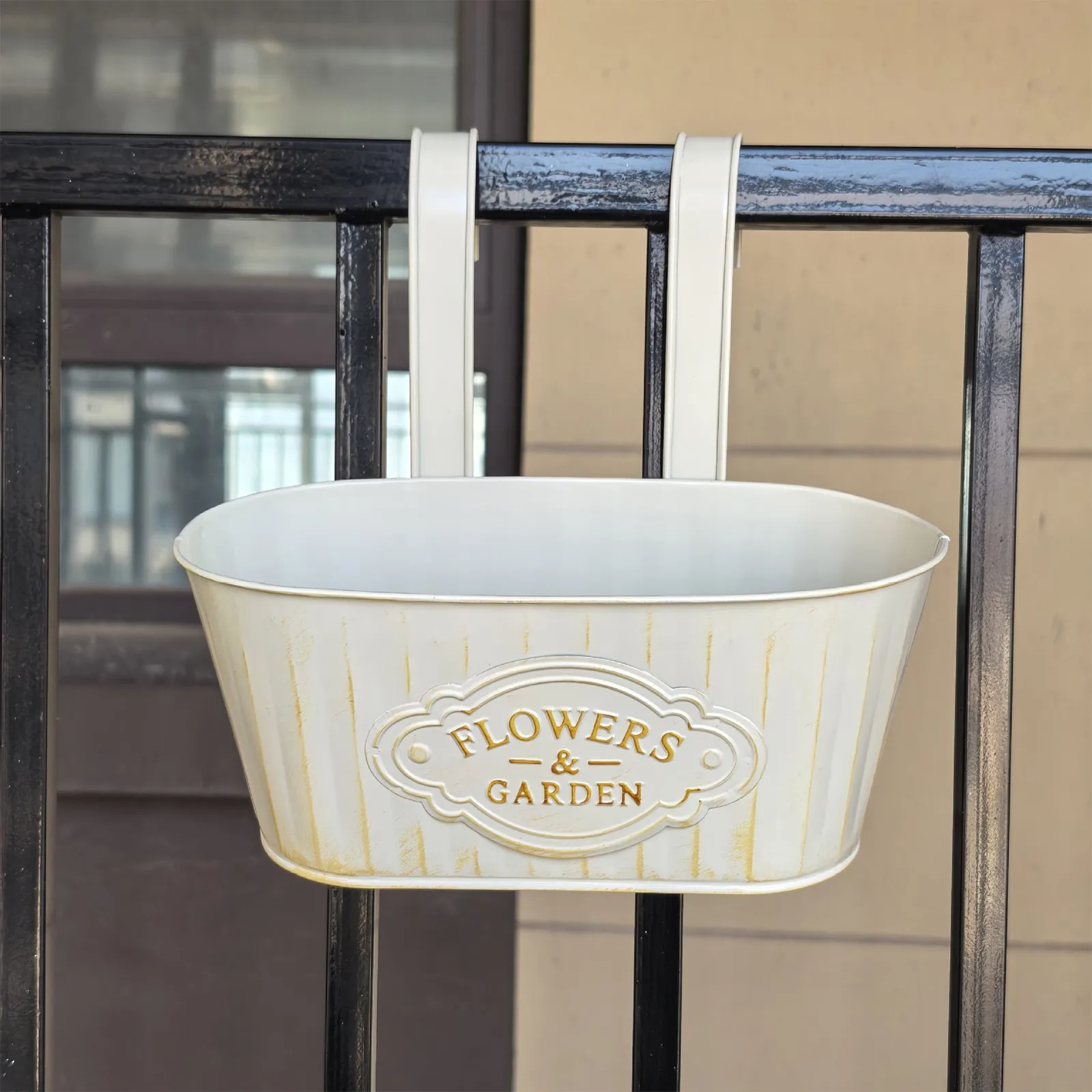 Over Fence Hanging Pots Iron Hanging Flower Pot Railing Planter for Home Garden Fence Metal Hanging Planter for Outdoor