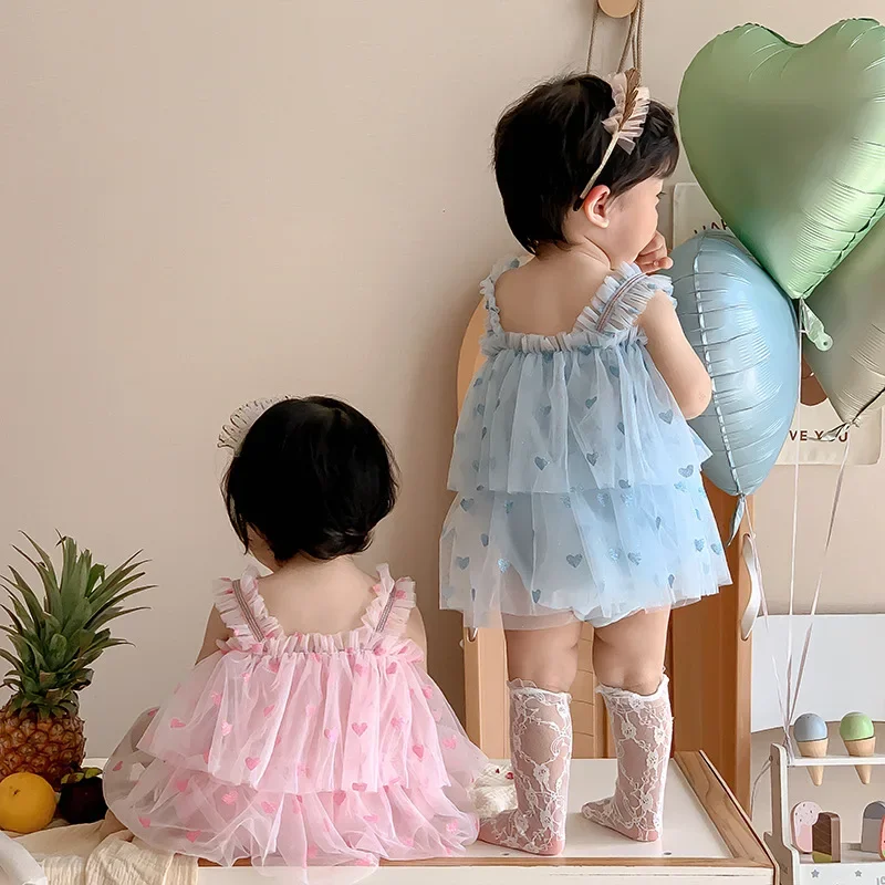 Рисунок 6 - Комбинезон для новорожденных девочек