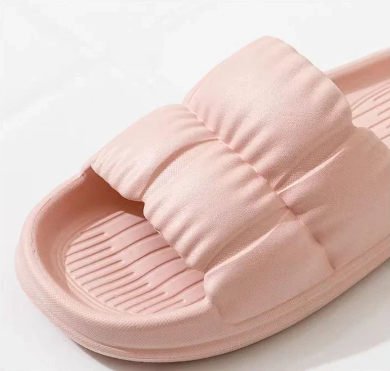 Pantoufles à plateforme confortables pour l'intérieur