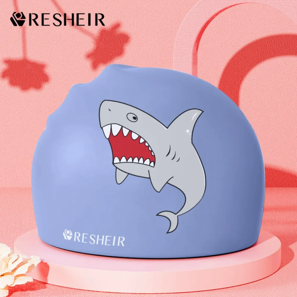 

Профессиональная шапка для плавания свободного размера, гибкие силиконовые водонепроницаемые шапки для купания, шапка для защиты ушей с принтом акулы, детская шапка для дайвинга
