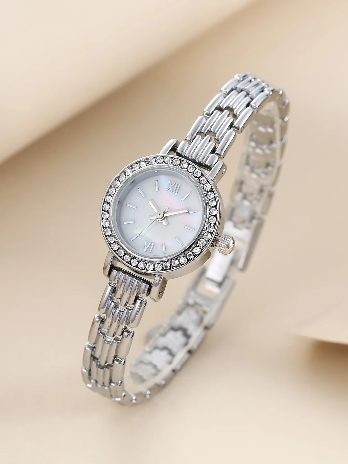 Fashion design alloy compact women's graduated quartz watch watch gift assorted pieces 2