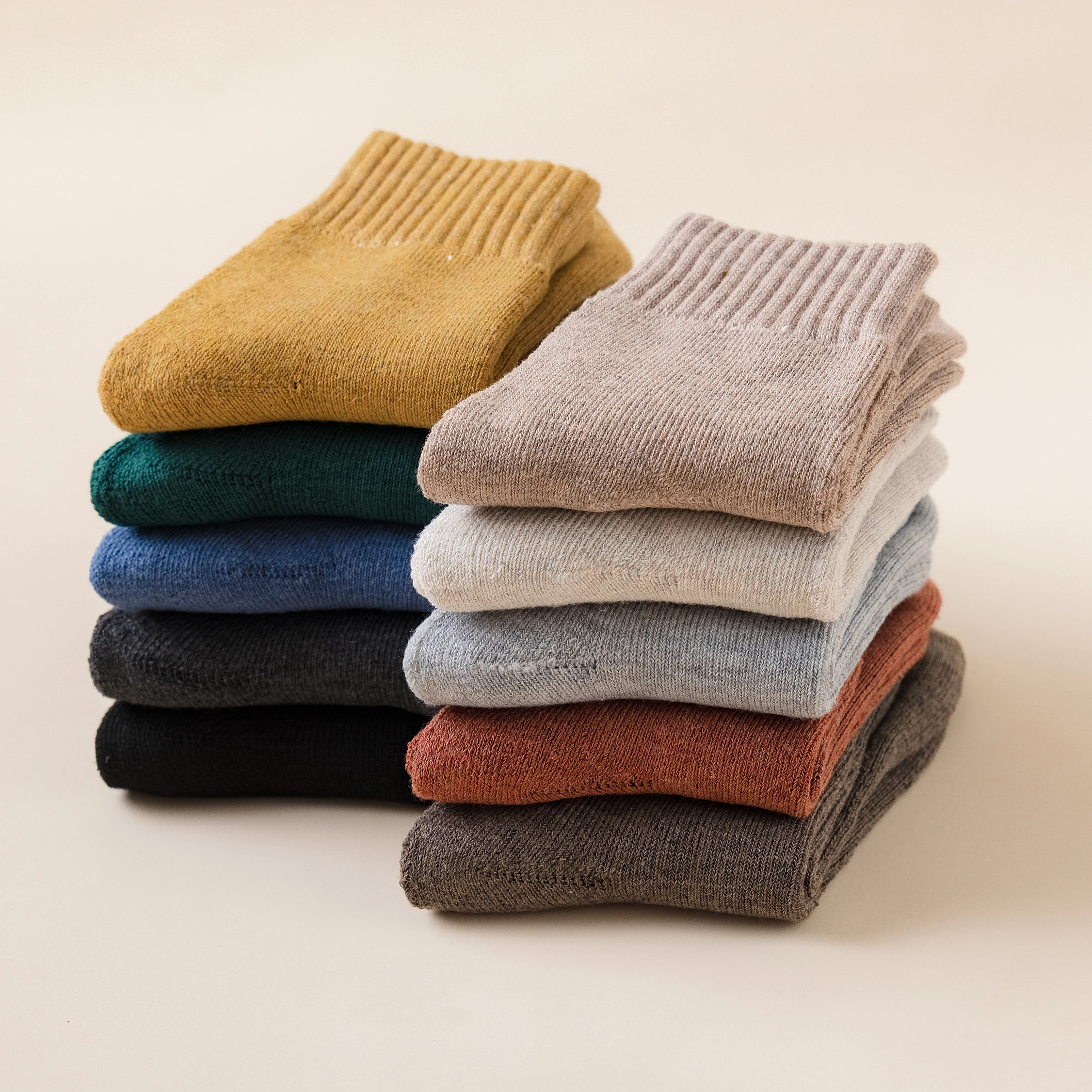 New Winter Vrouwen Socks Dikke Warme Effen Kleur Wol Harajuku Retro Koude Slip Mode Toevallige Kasjmier Modieuze Sokken 1-Pair