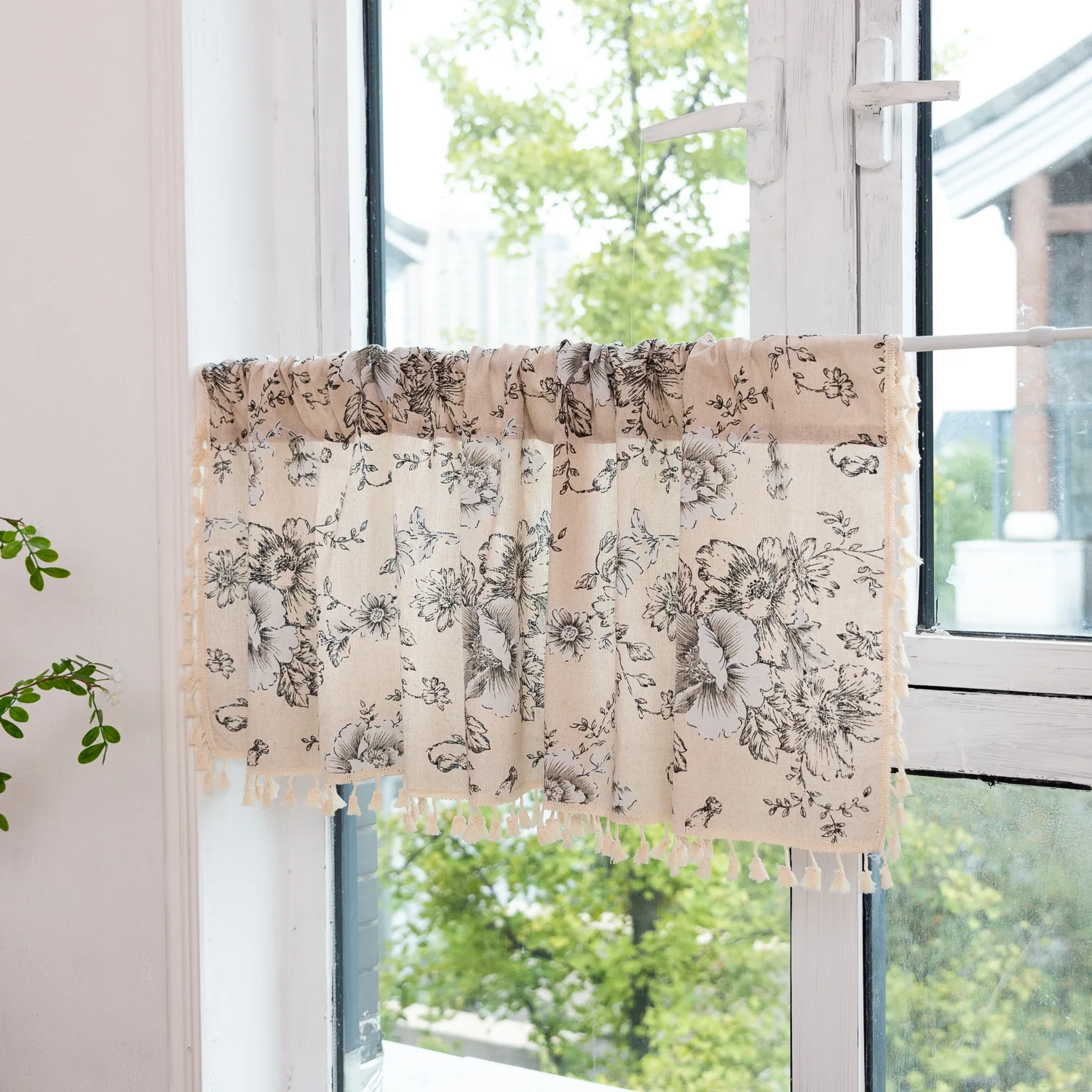

Farmhouse Floral Tassel Blackout Curtains Short Curtains for Living Room Kitchen Rod Pocket Kitchen Home Decoration Semi-shading