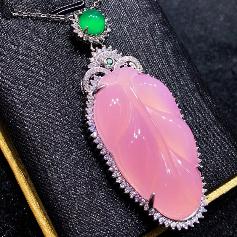 New High-ice Chalcedony Leaf Pendant Ladies Agate Gold Branch Jade Leaf Pendant Jewelry