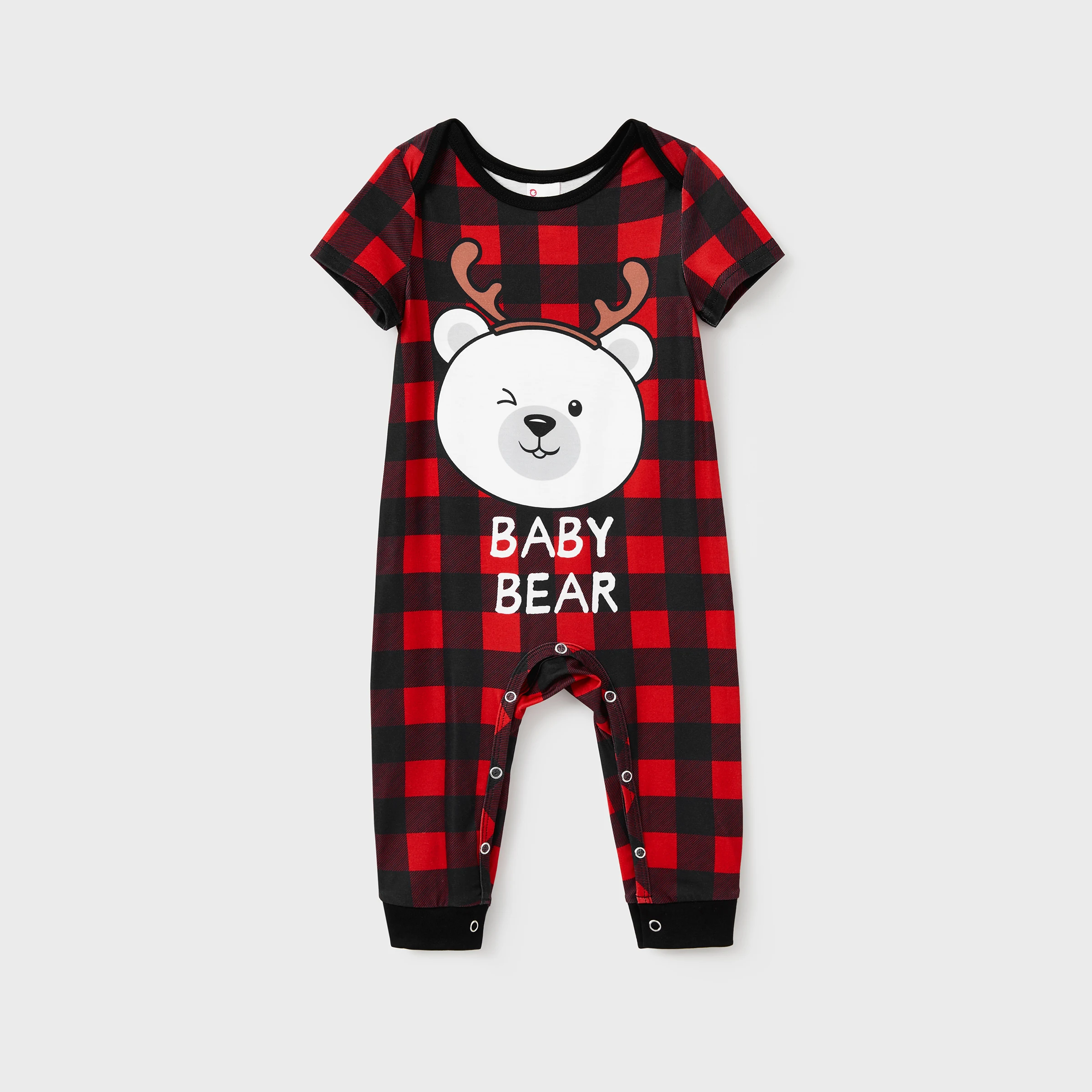 thumbnail image 4 of Conjuntos de pijamas navideños PatPat con osito de Navidad a juego para toda la familia, camiseta de manga corta con mangas raglán y pantalones cortos a cuadros, 4 of 5