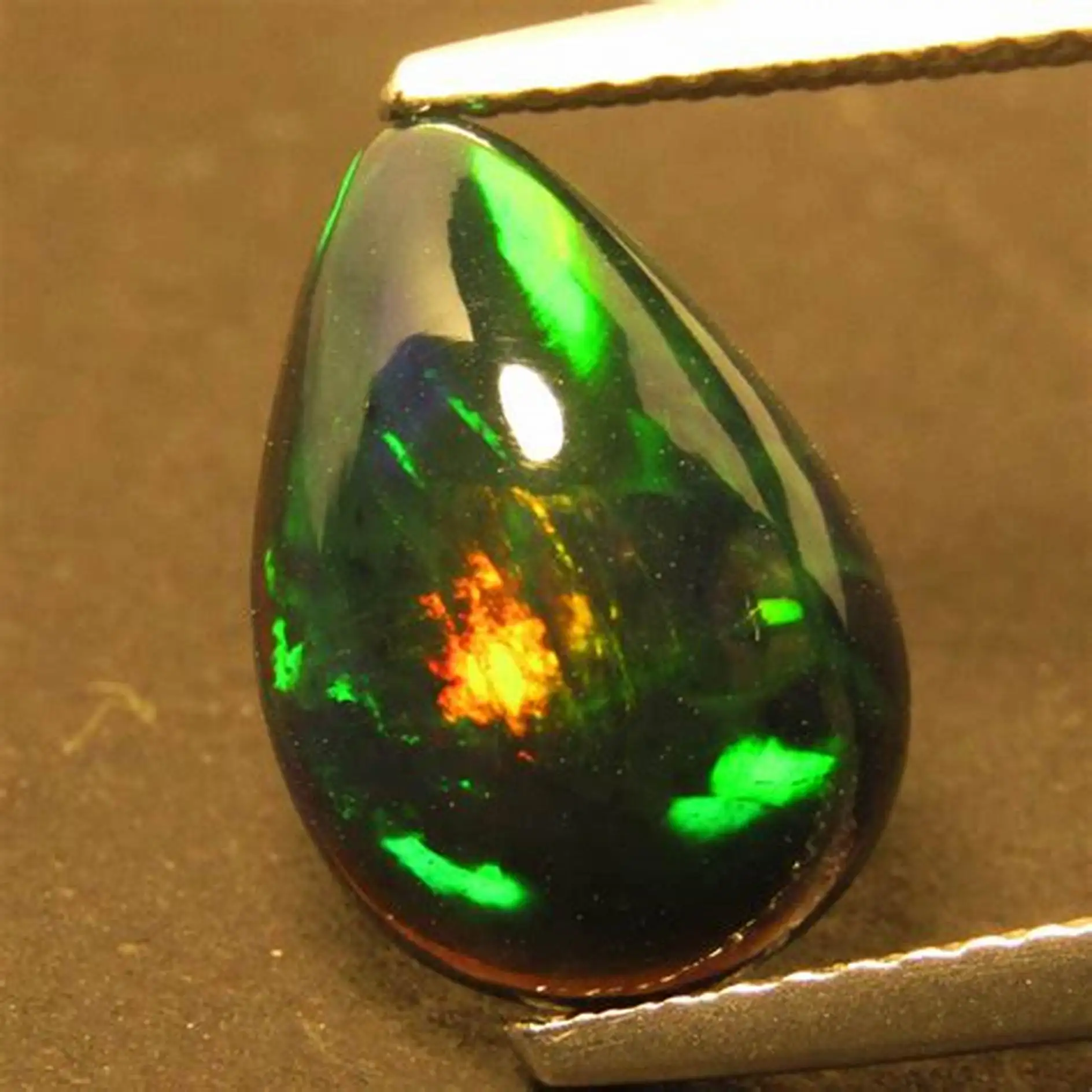 

Ethiopia 0.85ct 6x8mm Oval Natural Opal