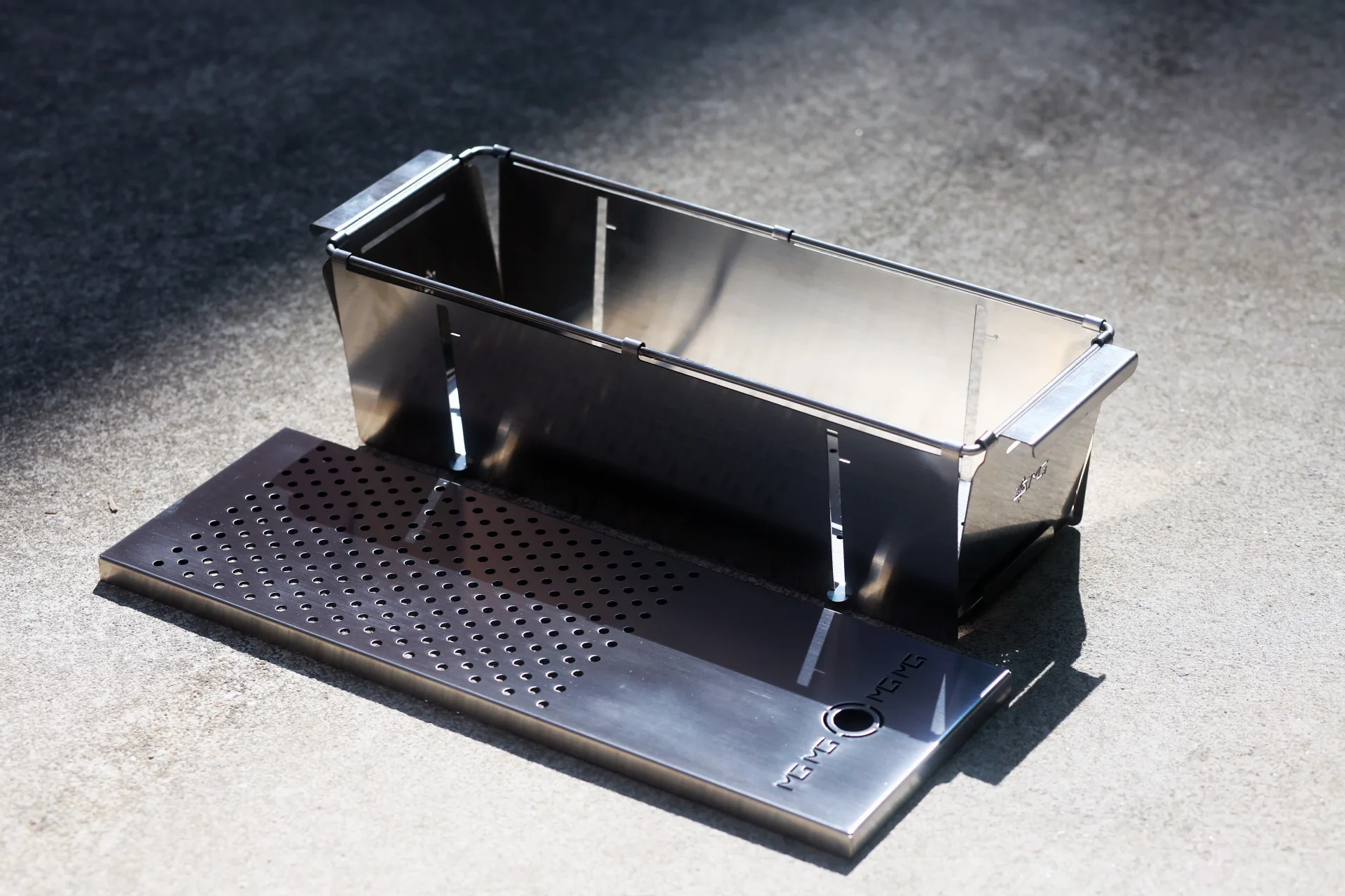 Description Picture 6 of itemFolding IGT 0.5 Unit Stainless Steel Storage Box Camping Lightweight Drain Basket Portable Outdoor Kitchen IGT Table Accessories