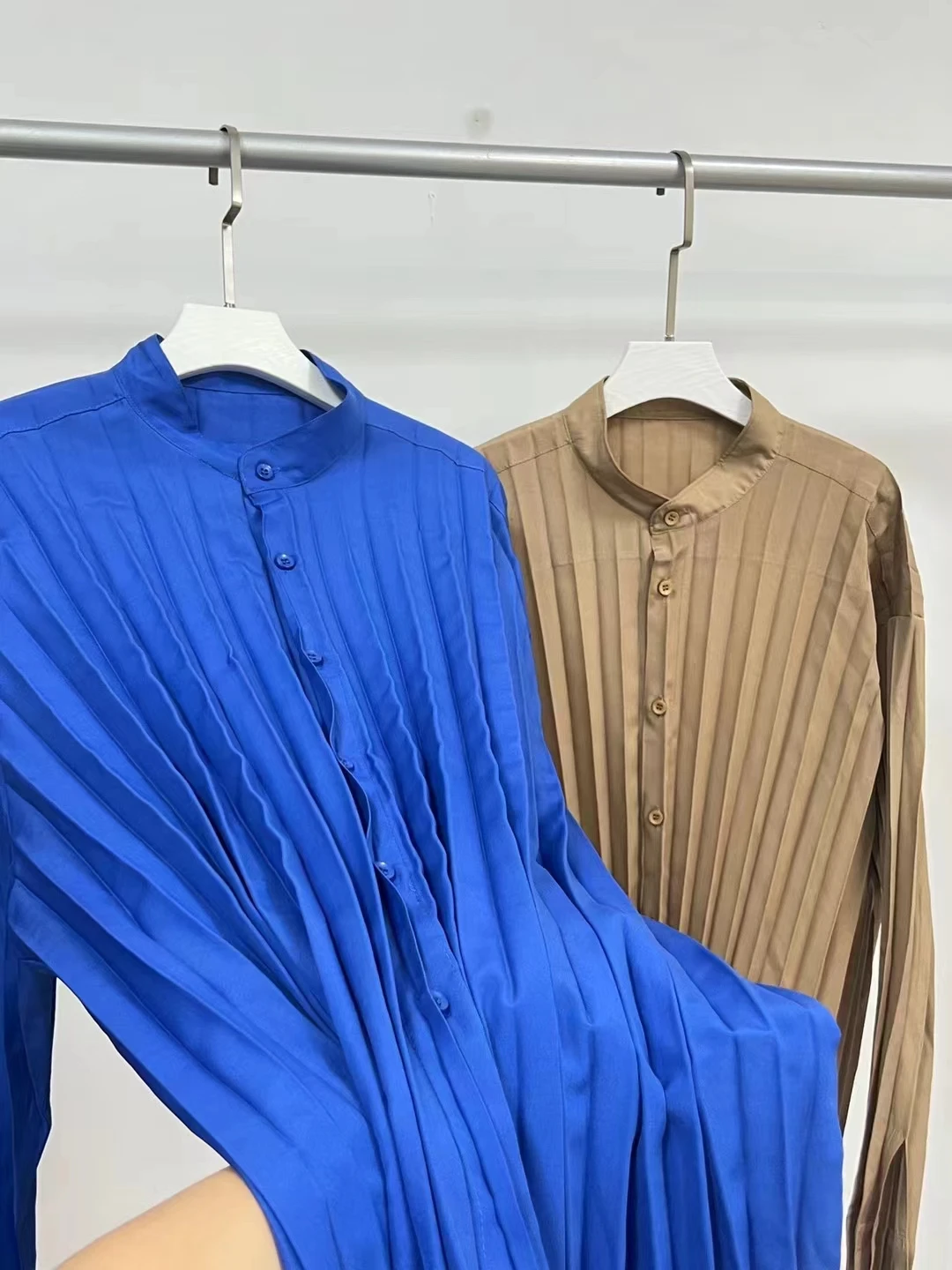 Men Summer Shirt Short Sleeve Lapel Pleats Pleated Solid Color Business Casual Blouse Short Jacket