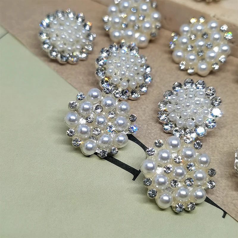 23MM Large Rhinestone Flower Buttons Of Clothing Wholesale Fashion Luxury  Big Diamond Decor Button For Women