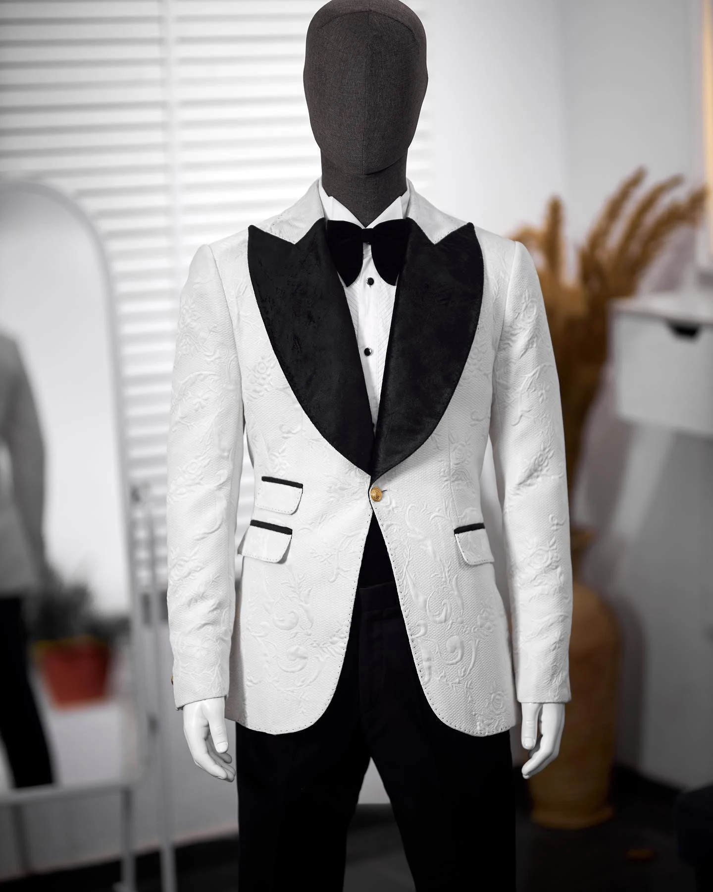 Men's Suits Tailored 2 Pieces Jacquard Blazer Black Pants One Button Wedding Peaked Lapel Velvet Formal Custom Made Plus Size