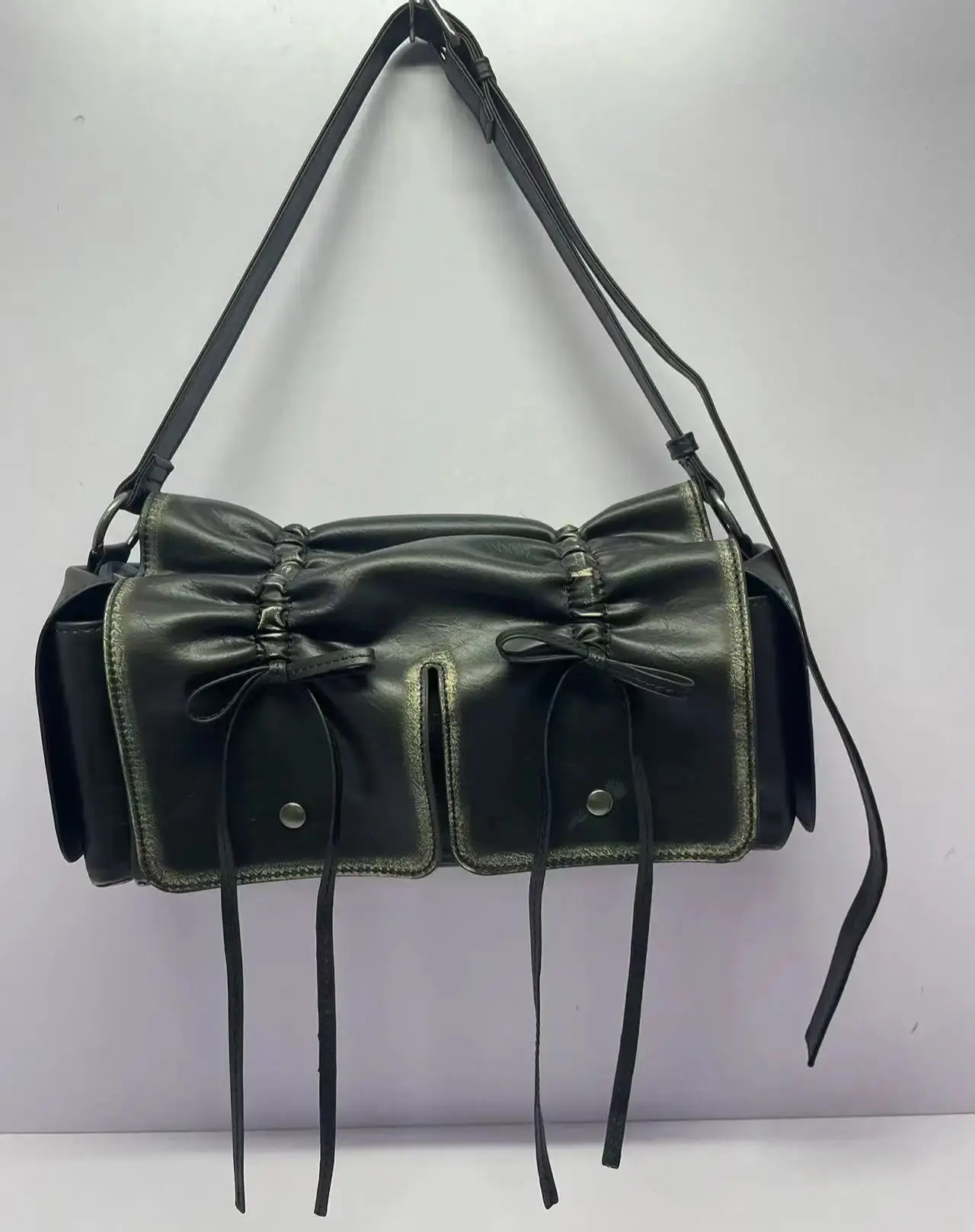 

2024 Hot-selling Popular Bow-tie Hot Girl Armpit Bag Wasteland Style Dark Versatile Pleated Bag Niche Drawstring Shoulder Bag