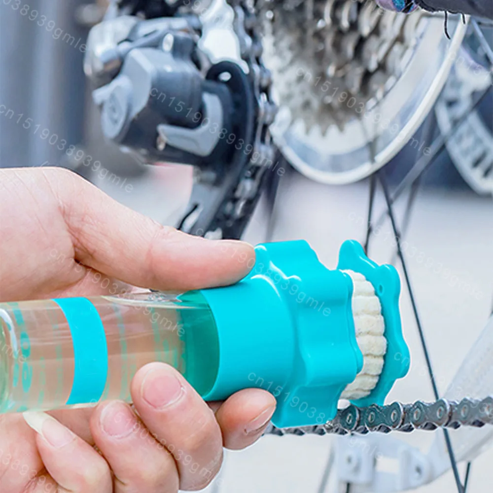 Mountain Bike Chain Lubricating Oil Rust Removal Cleaning Agent Mechanical Bike Oiler Noise reduction Maintenance Roller type
