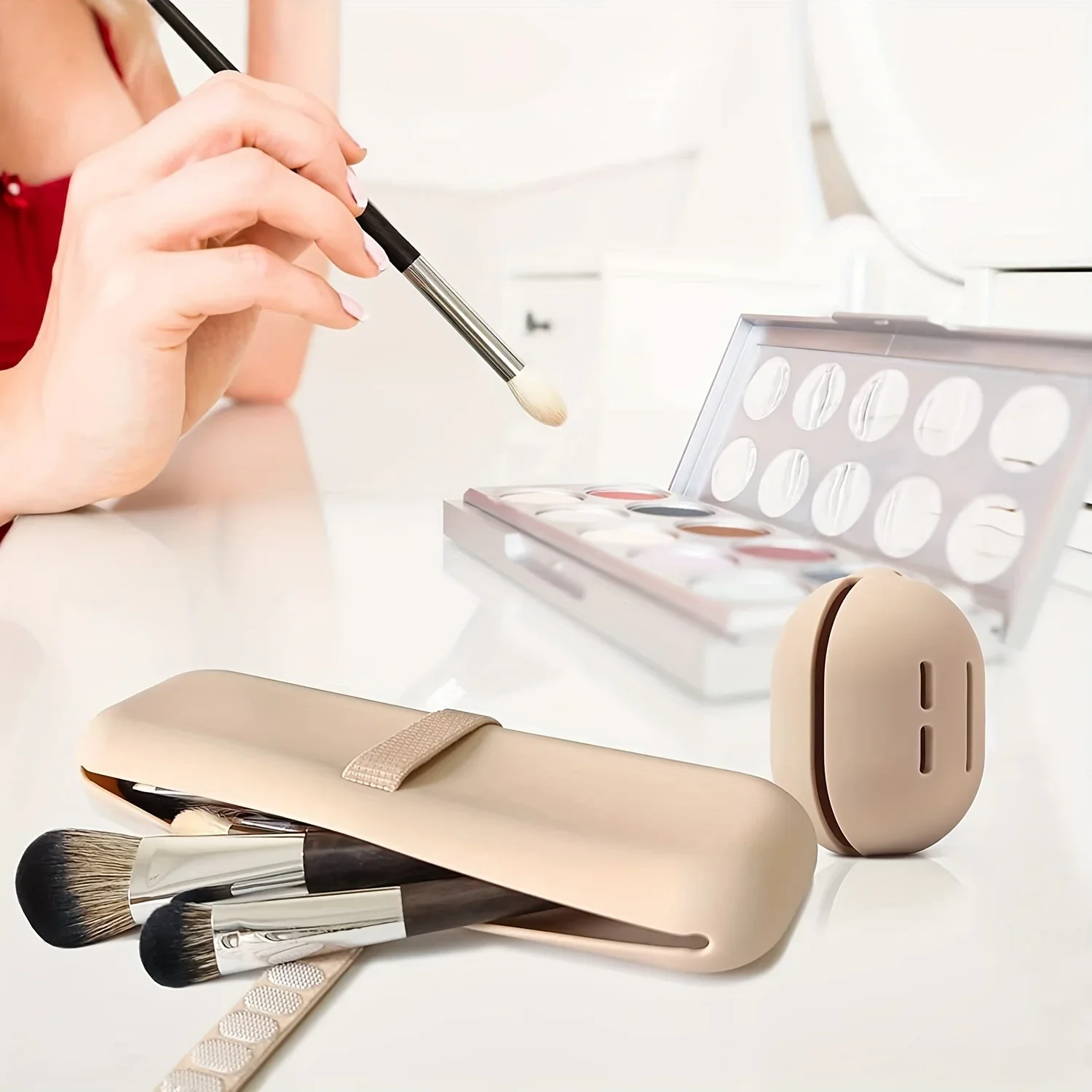 2025 New Trendy and Practical Cosmetic Brushes Organizer Bag for Women and Girls - Carry Your Makeup Sponge and Tools Anywhere 2