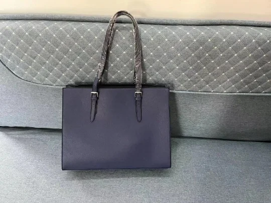thumbnail image 1 of Bolso de mano de mujer nuevo y moderno, bolso de mano para ir al trabajo, de 15,6 pulgadas, para ordenador, de negocios, tipo mensajero, grande, 1 of 5