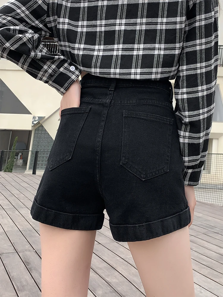 Black regular shorts
