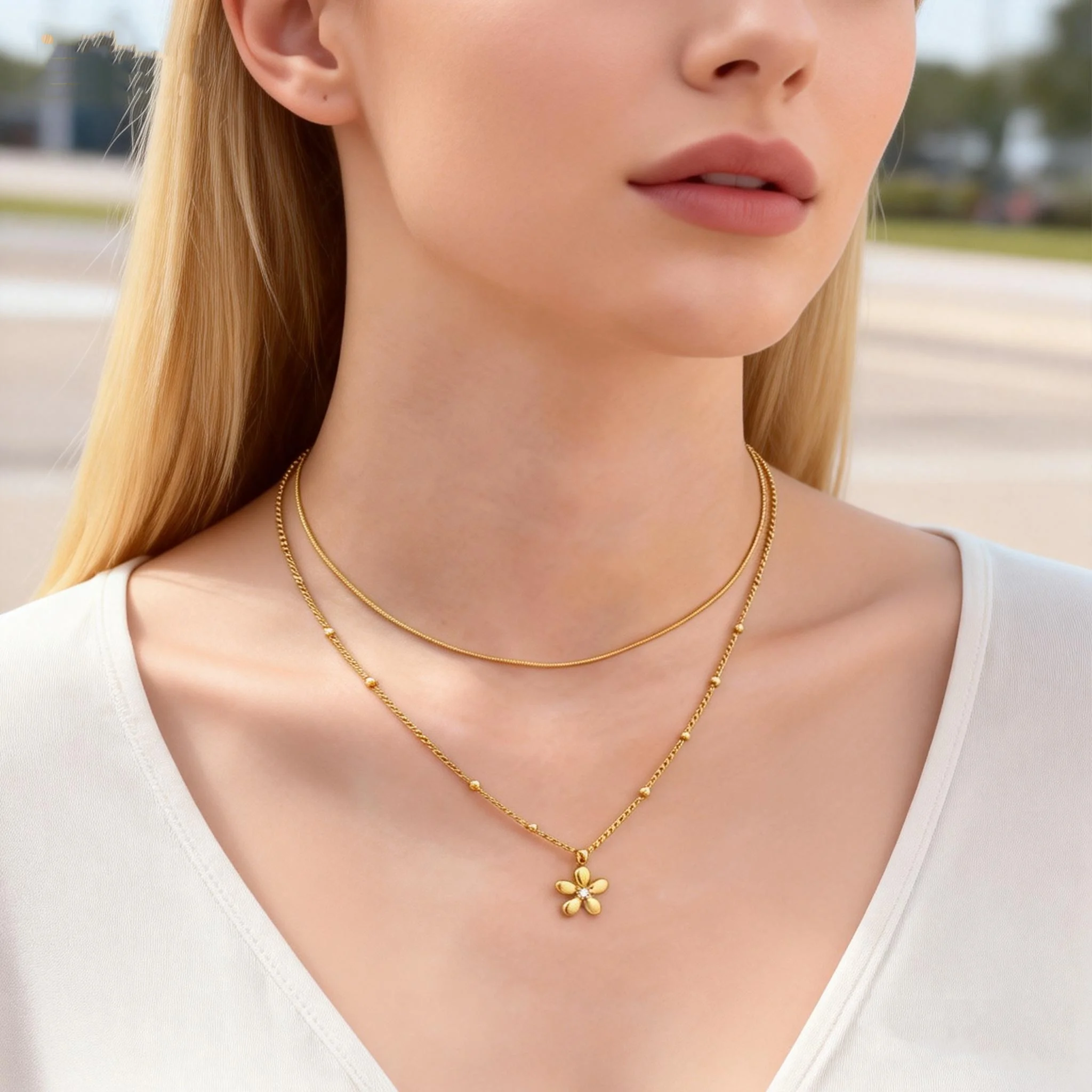 Doppellagige Edelstahl-Blumenanhänger-Halskette für Damen, vergoldete Schlangenkette, Choker-Halskette, gestapelter Modeschmuck