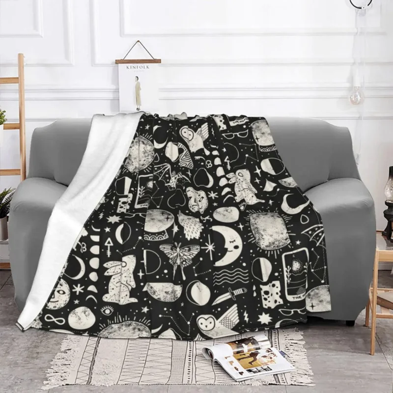 

Lunar Pattern Moon Eclipse Blankets Coral Fleece Plush Textile Decor Space Stars Lightweight Throw Blankets for Home Bedding