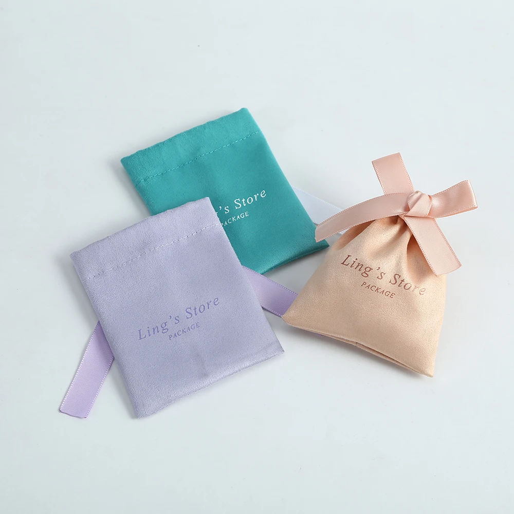 100 Stück Personalisierte Weiße Samt-Geschenktüten mit Schleife und Logo für Babyparty, Klassenzimmer, Geschenke, Aufbewahrung und Süßigkeiten – Detail 6
