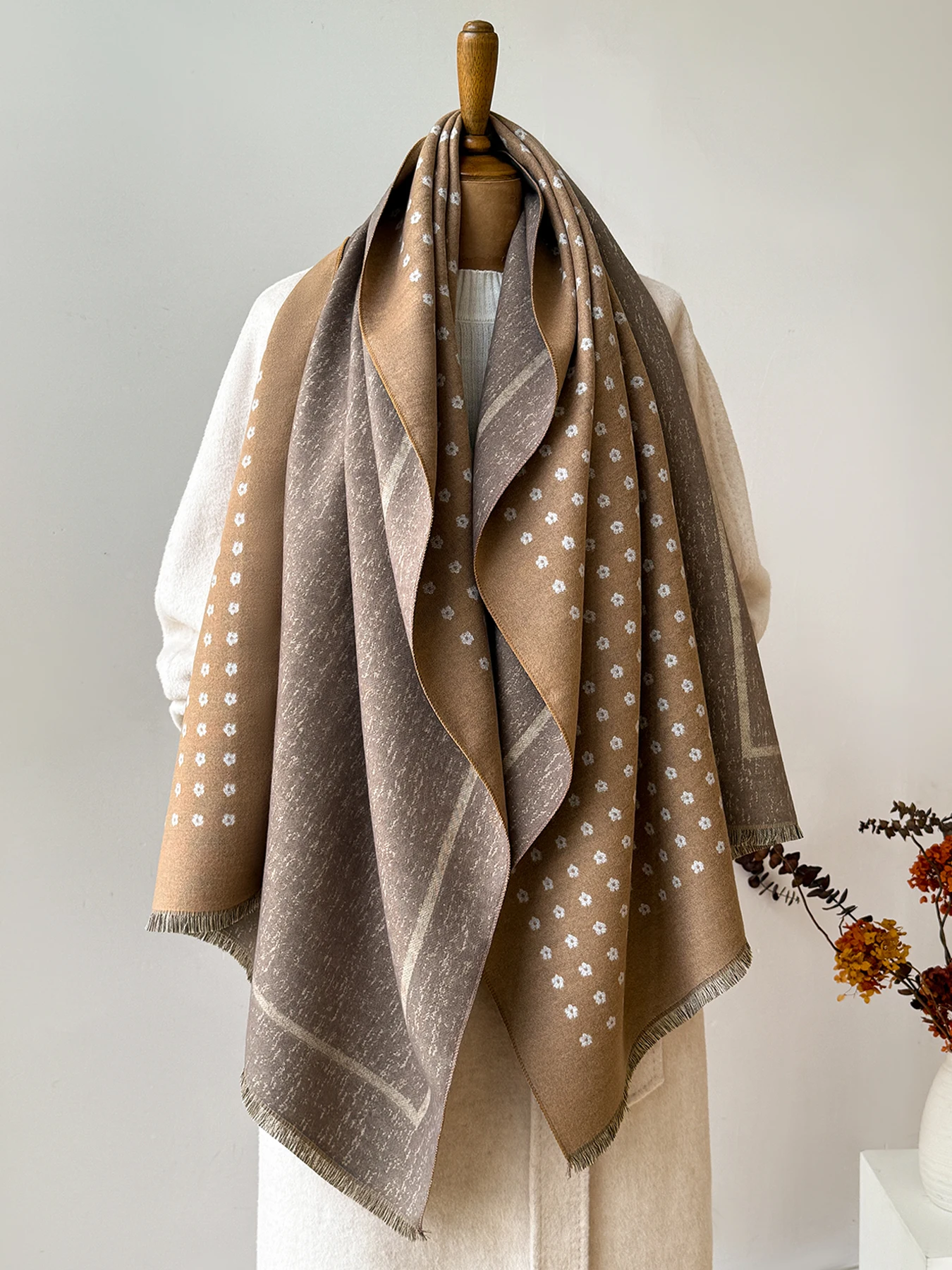 Women's Warm Faux Cashmere Shawl Autumn Winter Floral Pattern Jacquard Scarf Wrap Functional Neck Protection Blanket Style