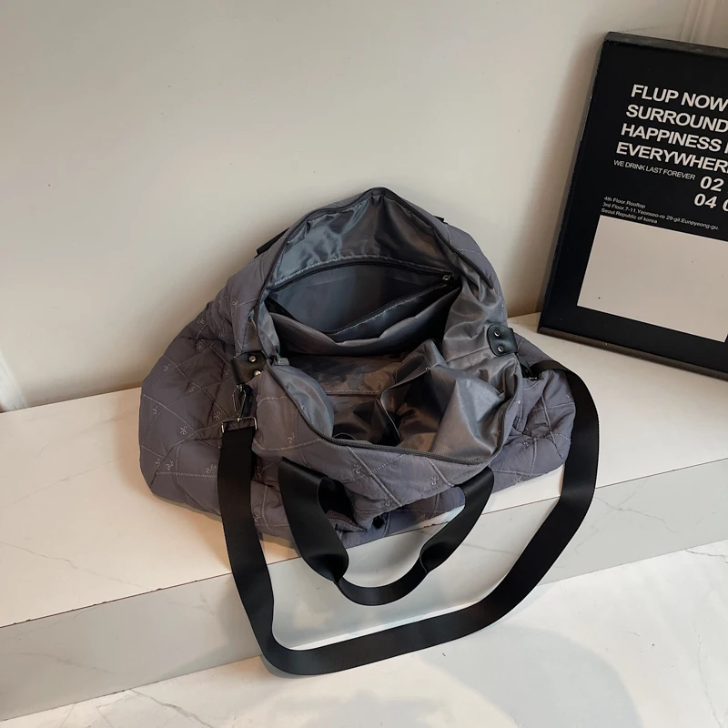 Modische Puffertaschen, luxuriöse Designer-Stepp-Umhängetasche für Damen, 2025, neue gepolsterte Handtasche, Übergröße, Nylon, Reise-Umhängetasche – Detail 22