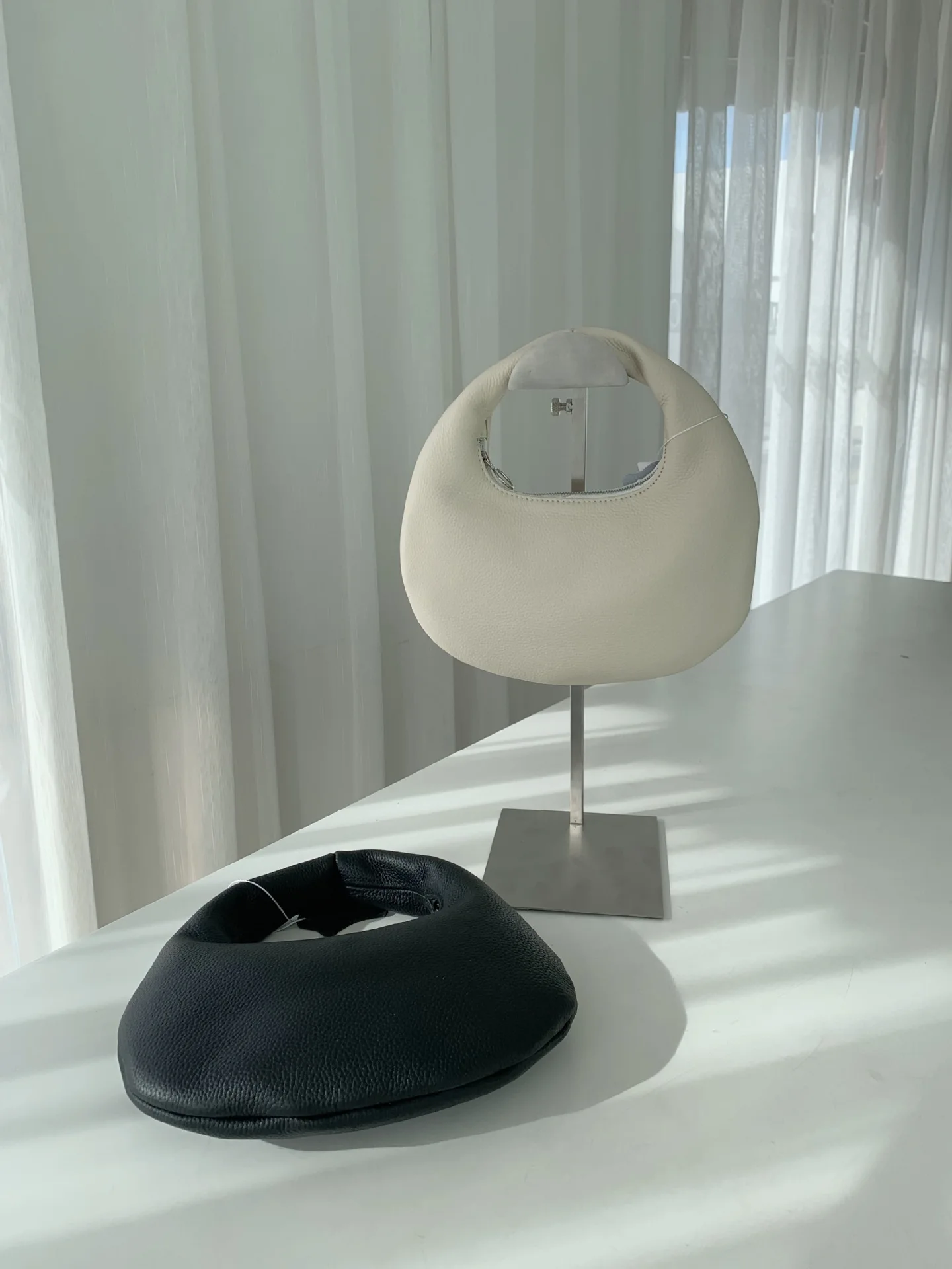 

FIRMRANCH Minimalist Niche Design Solid Texture Cowhide Circular Ring Portable Crescent Bag Women's Should Underarm Hobos Purse