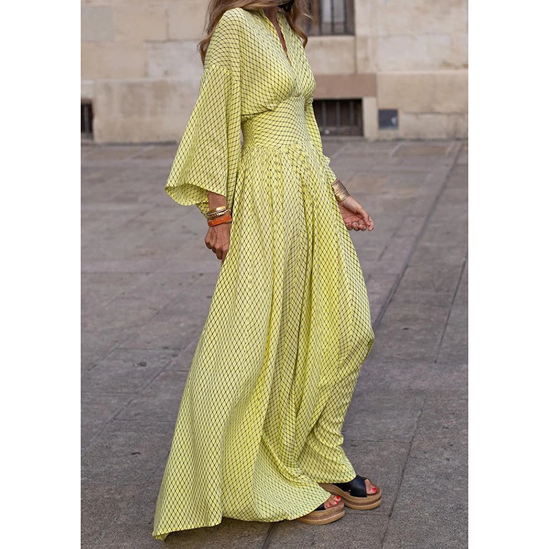 فساتين ماكسي فضفاضة بأكمام تشبه جناح الخفّاش للنسا...