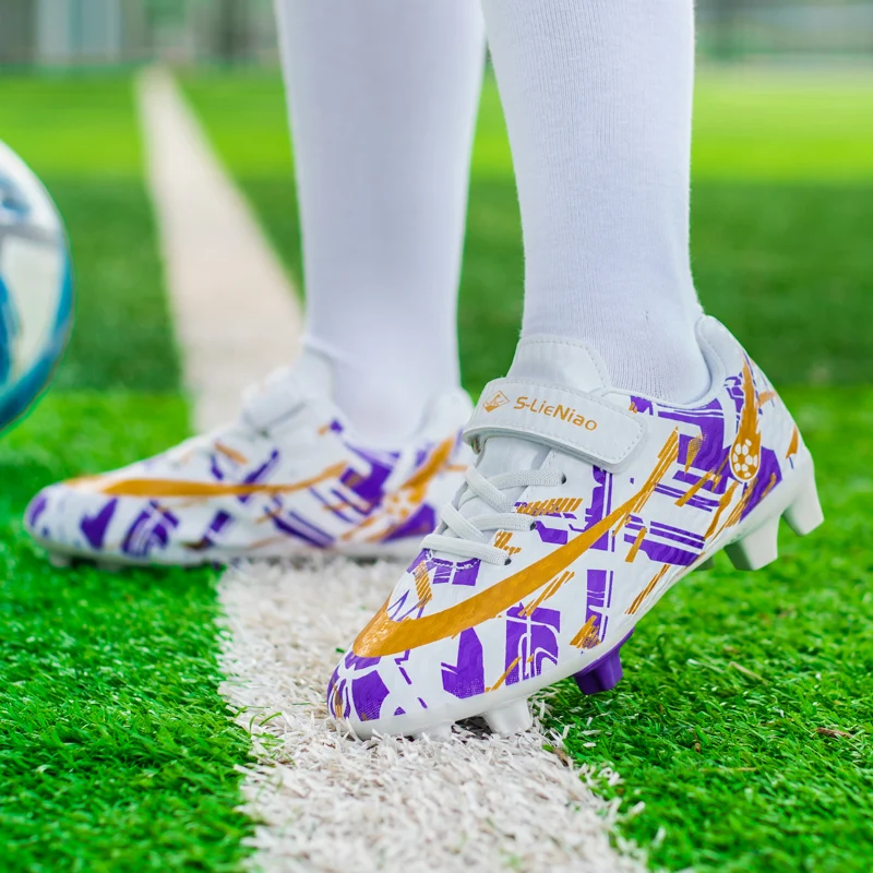 Hot Selling 2024 Hook&Loop Children Futsal Shoes Non-slip Sneakers Boys Sports Shoes Comfortable Breathable Kids Soccer Shoes