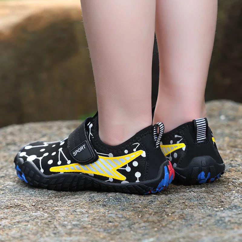 Kids Shoes Children Beach Aqua Shoes Boy Girl Barefoot Water Shoes Quick-Dry Drainage Diving Swim Sandals Kids Fishing Surf Wading Sneakers