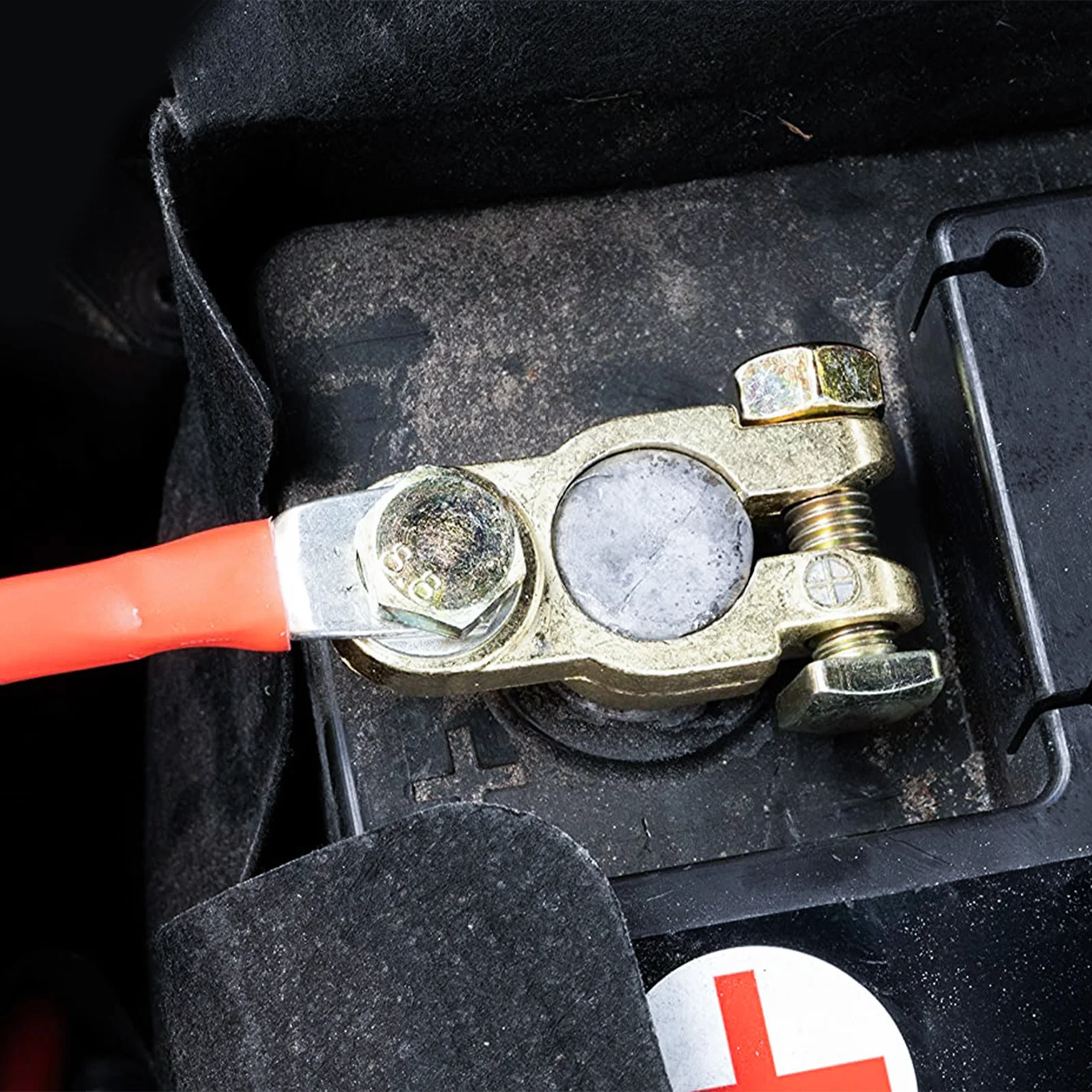 Battery Pole Clamps with Bolt for Car Battery Connector Pole Clamp Universal Connection Terminals for Car Boat Motorhome Caravan