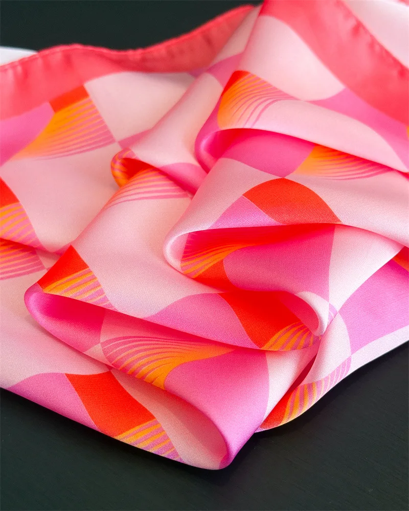 2026 neue Geometrie Muster Platz Silk Schal Frauen Weiche Hijab Alle Jahreszeiten Schmücken Krawatte Kopftuch Foulard Bandana Halstuch – Detail 12