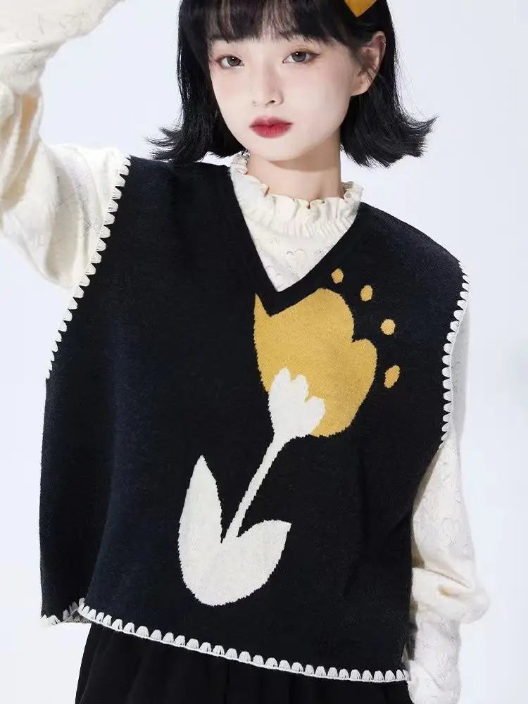 

Женский Короткий трикотажный жилет с V-образным вырезом