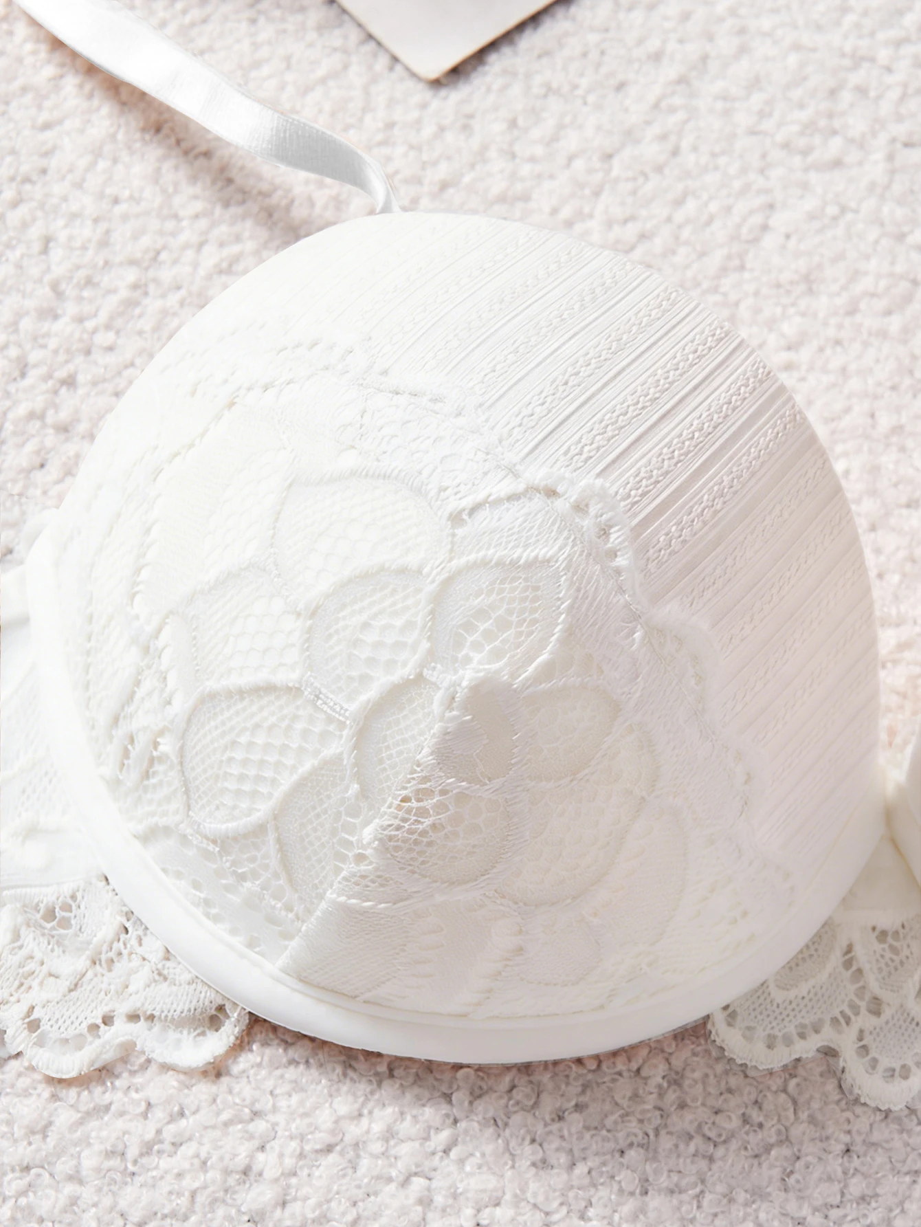 Bra image 18