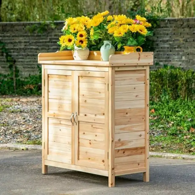 Abri d'armoire de jardin en bois, hangar de rangement extérieur avec étagère à 2 portes et pieds surélevés pour terrasse et Patio 2