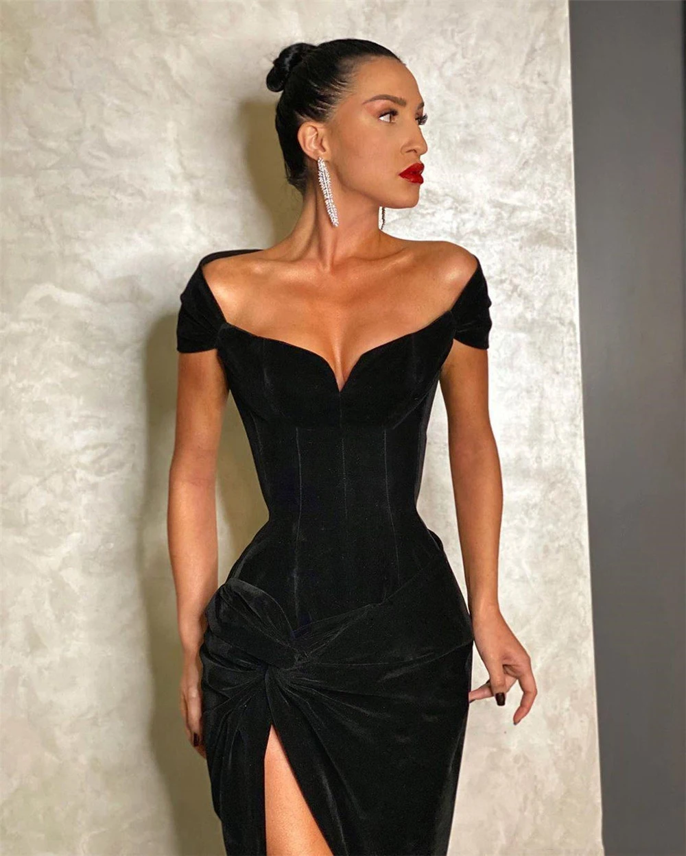 Off The Shoulder Black Mermaid Velvet Prom Dresses Sexy Pleats High Slit Evening Dress Cap Sleeves Princess Party Gowns silver prom dresses