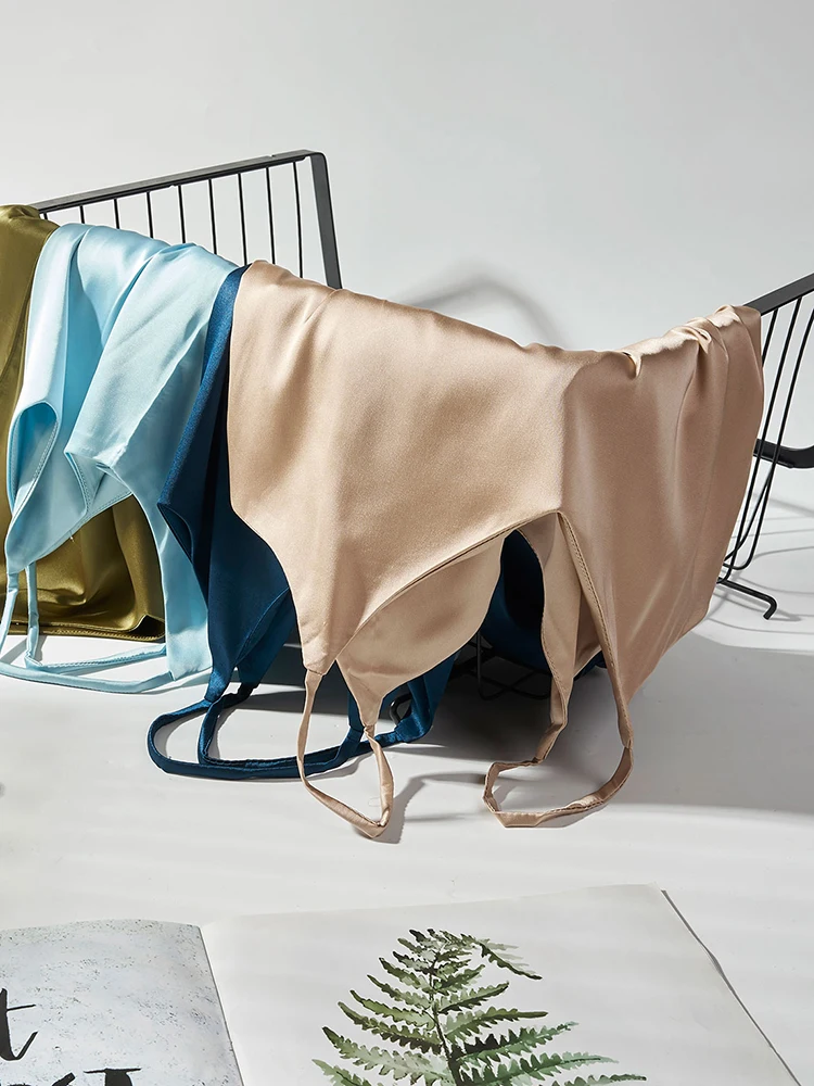 2022 Spaghetti Strap Top Women Halter V Neck Basic White Cami Sleeveless Satin Silk Tank Tops Women'S Summer Camisole