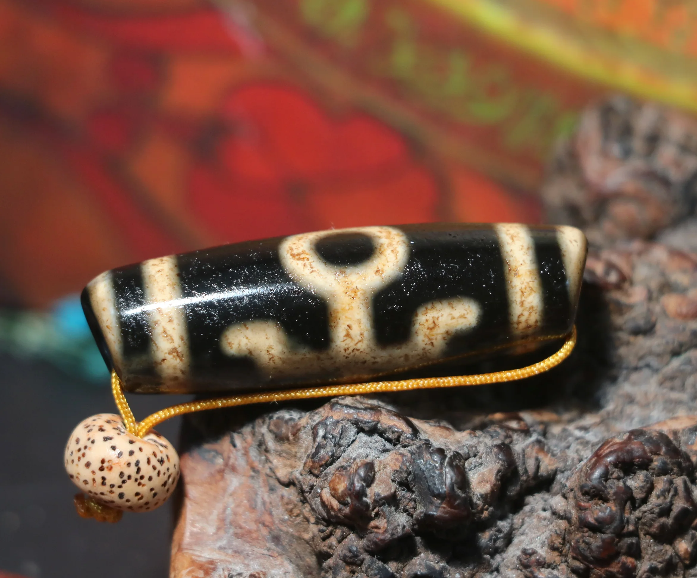 

Treasure Unique Magic Tibetan Old Agate Guiren Tairen Big Man Rain drop Wide Hole dZi Bead Amulet Pendant Timestown UPD0205A