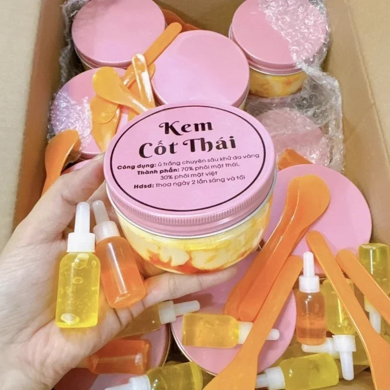 Kem Body Cốt Th&aacute;i Rỉ Dầu V&agrave;ng Nắp Hồng 200gram Trắng Mịn da , chống l&atilde;o h&oacute;a , dưỡng ẩm da body lotion