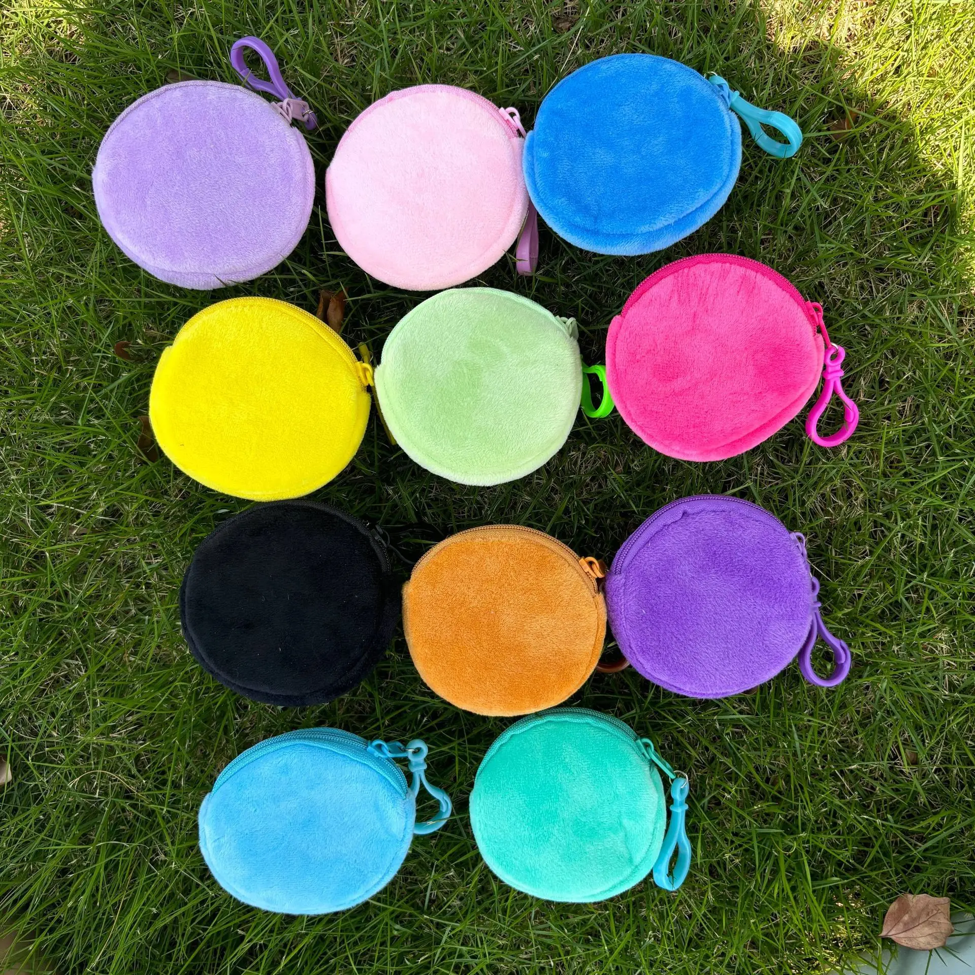 Fashionable Soft Plush Round Coin Purse with Carabiner Clip