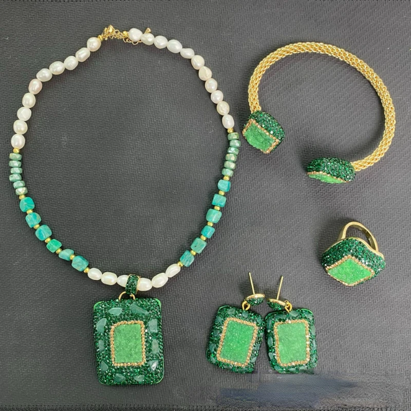

Natural Green Crystal Necklace Bracelet Earring Ring high-end luxury rhinestone Pearl necklace set jewelry Women