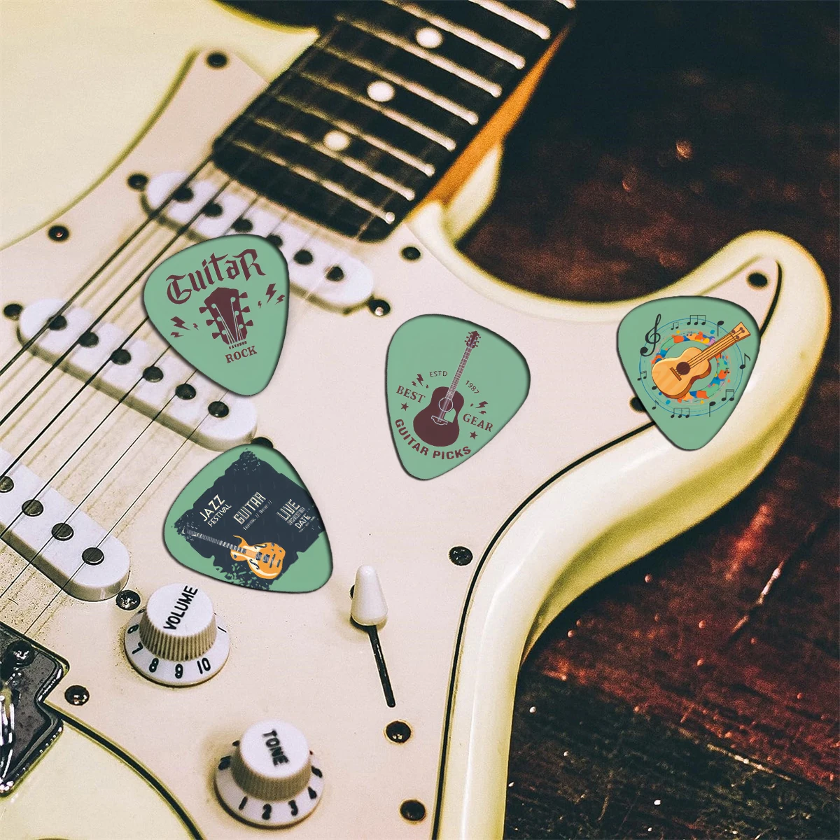 Guitar Picks 12Pcs/Set Guitar Paddles Cartoon Couples Acoustic Guitar Picks