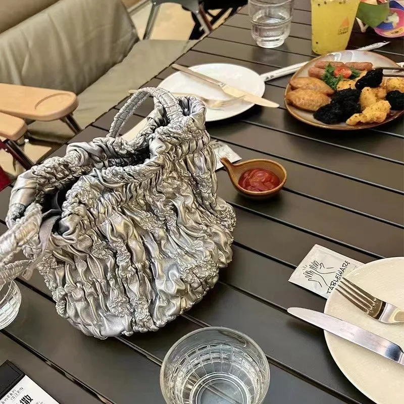 

Fashion Pleated Bucket Bag Silver Handbags Soft Leather Shoulder Bag Drawstring Designer Crossbody Bags for Women Tote Hobos New