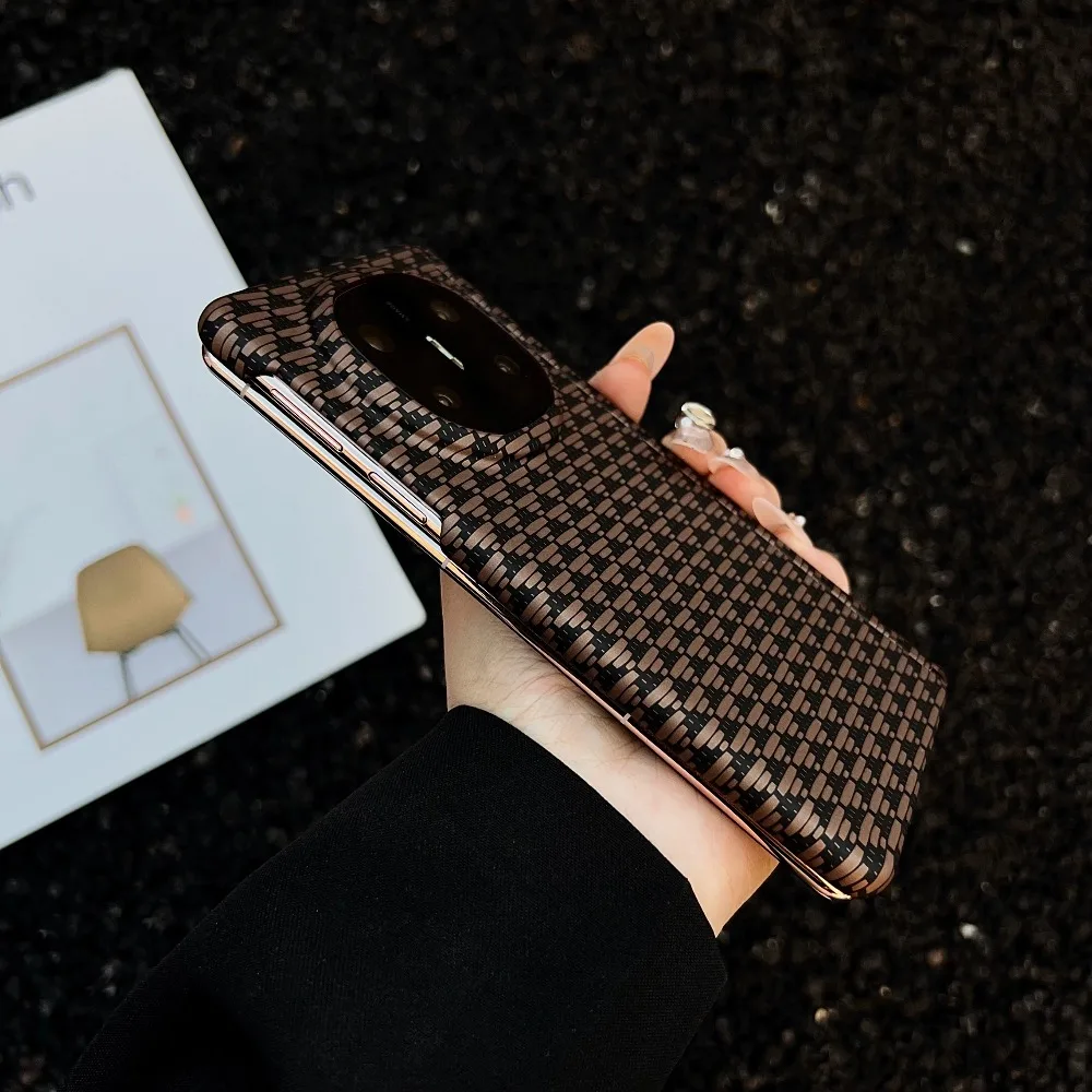 Premium Carbon Fiber Kevra Phone Case with MagSafe and Wireless Charging Capability